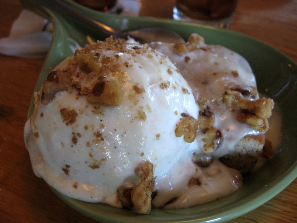 Applebee's Walnut Blondie With Maple Butter Sauce Recipe