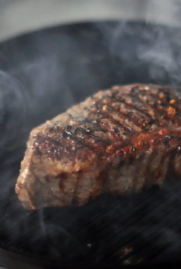 Longhorn Steakhouse 7-Pepper Crusted Striploin Recipe OR - Copy