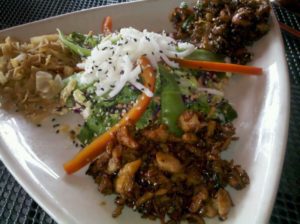 Houlihan's Restaurant & Bar Asian Chicken Salad Recipe