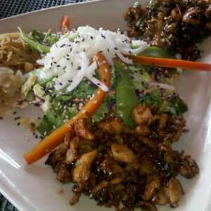 Houlihan's Restaurant & Bar Asian Chicken Salad Recipe