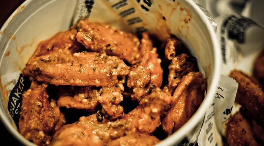 Quaker Steak & Lube Golden Garlic Chicken Wings Recipe