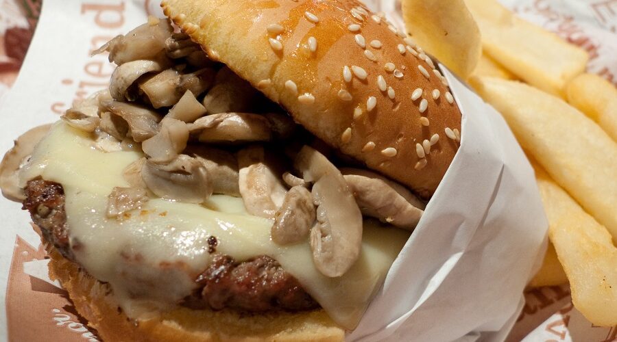 Red Robin Mozzarella Stuffed Pizza Burger Recipe