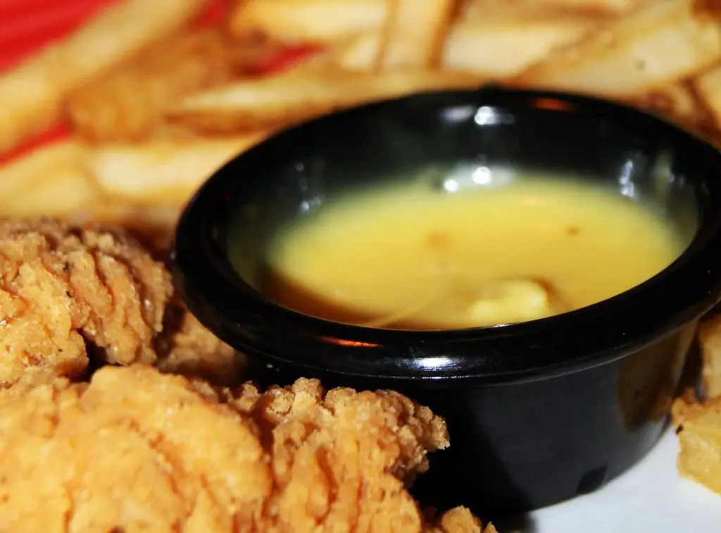 TGI Fridays Honey Mustard Salad Dressing and Dipping Sauce Recipe