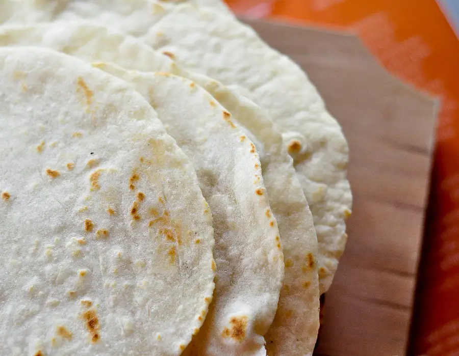 Chevys Fresh Mex Flour Tortillas Recipe