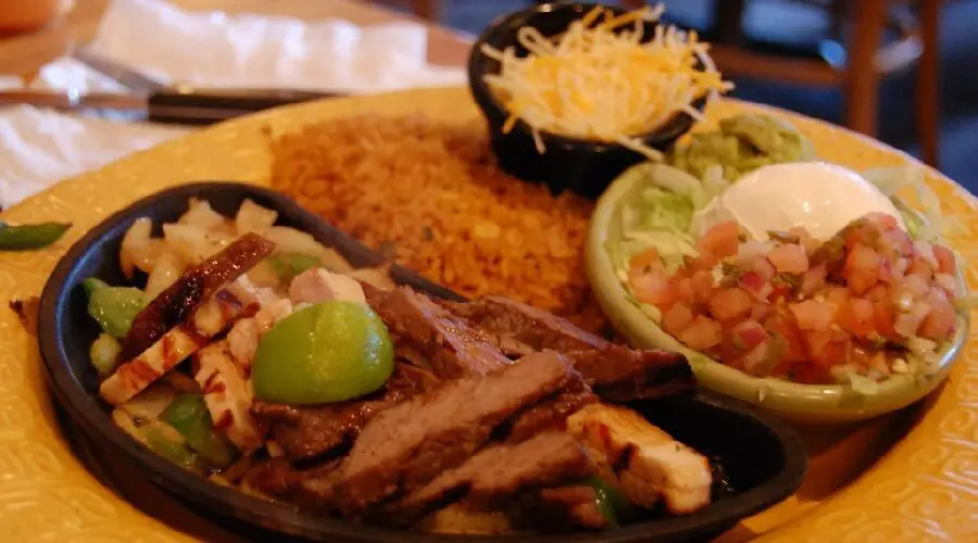 Applebee’s Steak and Chicken Combo Sizzlin' Skillet Fajitas Recipe