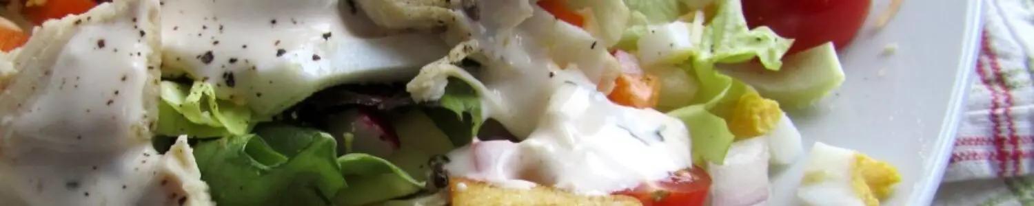 Houston's Buttermilk Garlic Salad Dressing Recipe