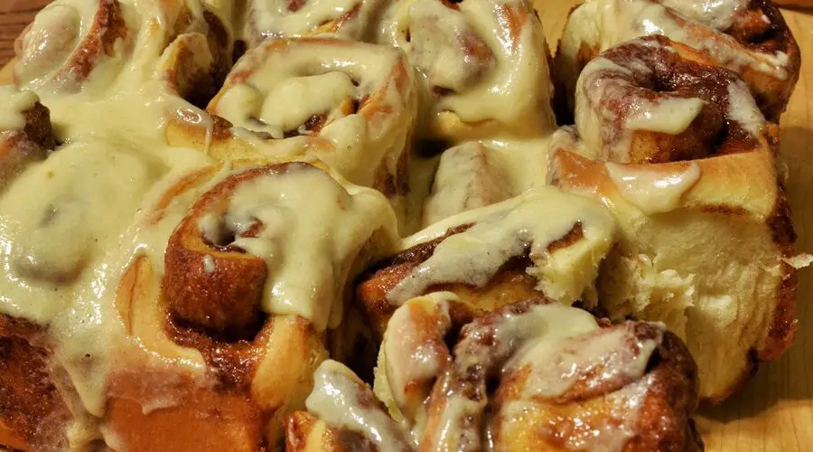 Disney's Main St. Bakery Cinnamon Rolls Recipe