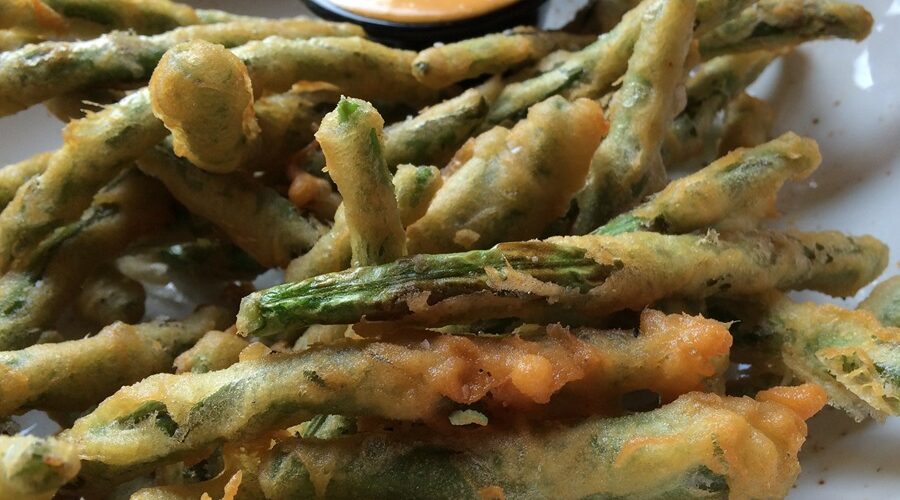 P.F. Chang's Crispy Green Beans and Spicy Dipping Sauce Recipe