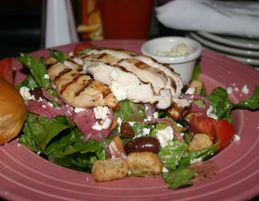 Bennigan’s Greek Chicken Salad Recipe
