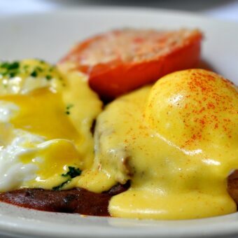 Brennan's Eggs Hussarde Recipe