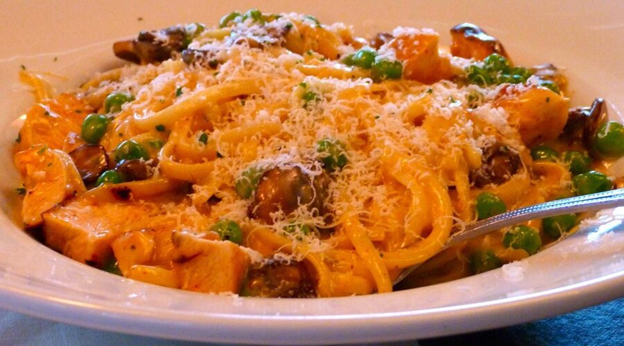 Ruby Tuesday Chicken and Mushroom Alfredo Recipe