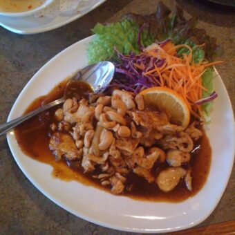 Chinese Restaurant-Style Cashew Chicken Recipe