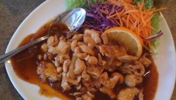 Chinese Restaurant-Style Cashew Chicken Recipe